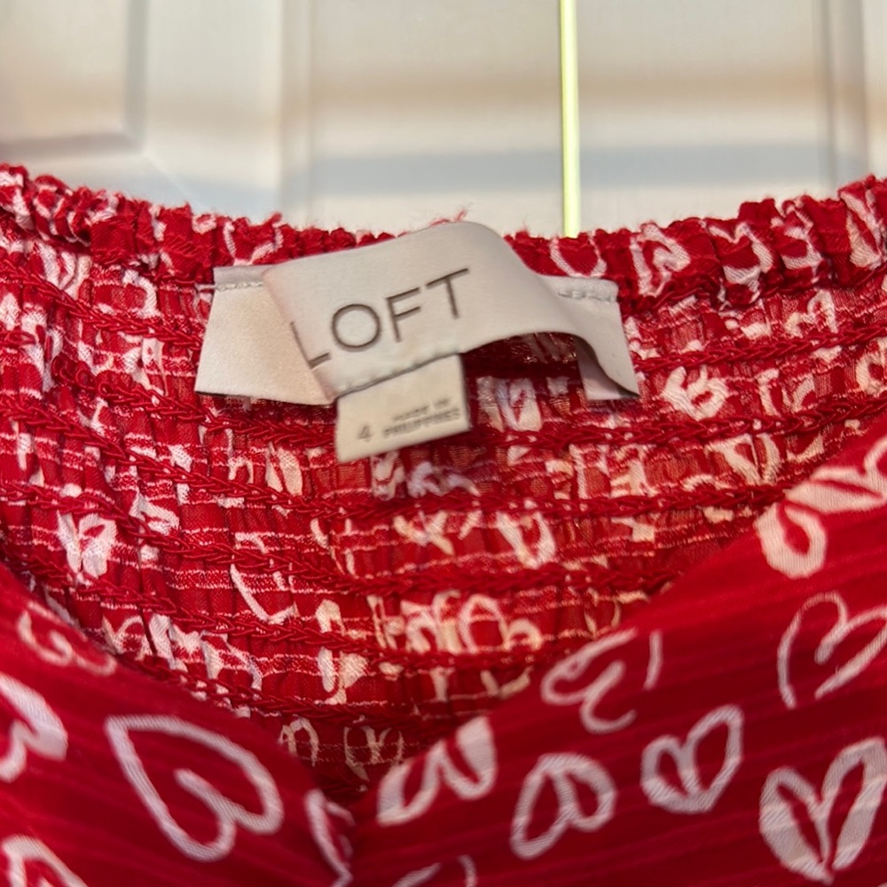 LOFT Red Heart Print Women's Top - Picture 2 of 5